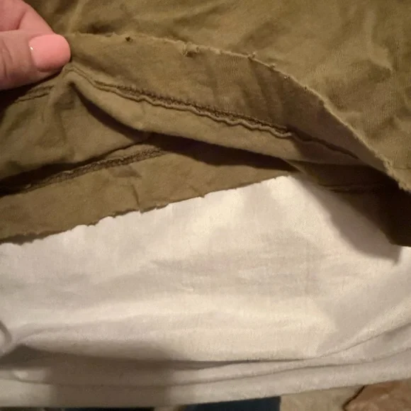 L.A.M.B - Gwen Stefani Olive Casual Tee - Picture 5 of 8